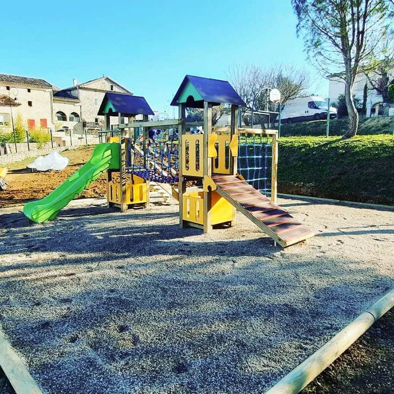 Réalisation d'une aire de jeux pour enfants dans l'Hérault